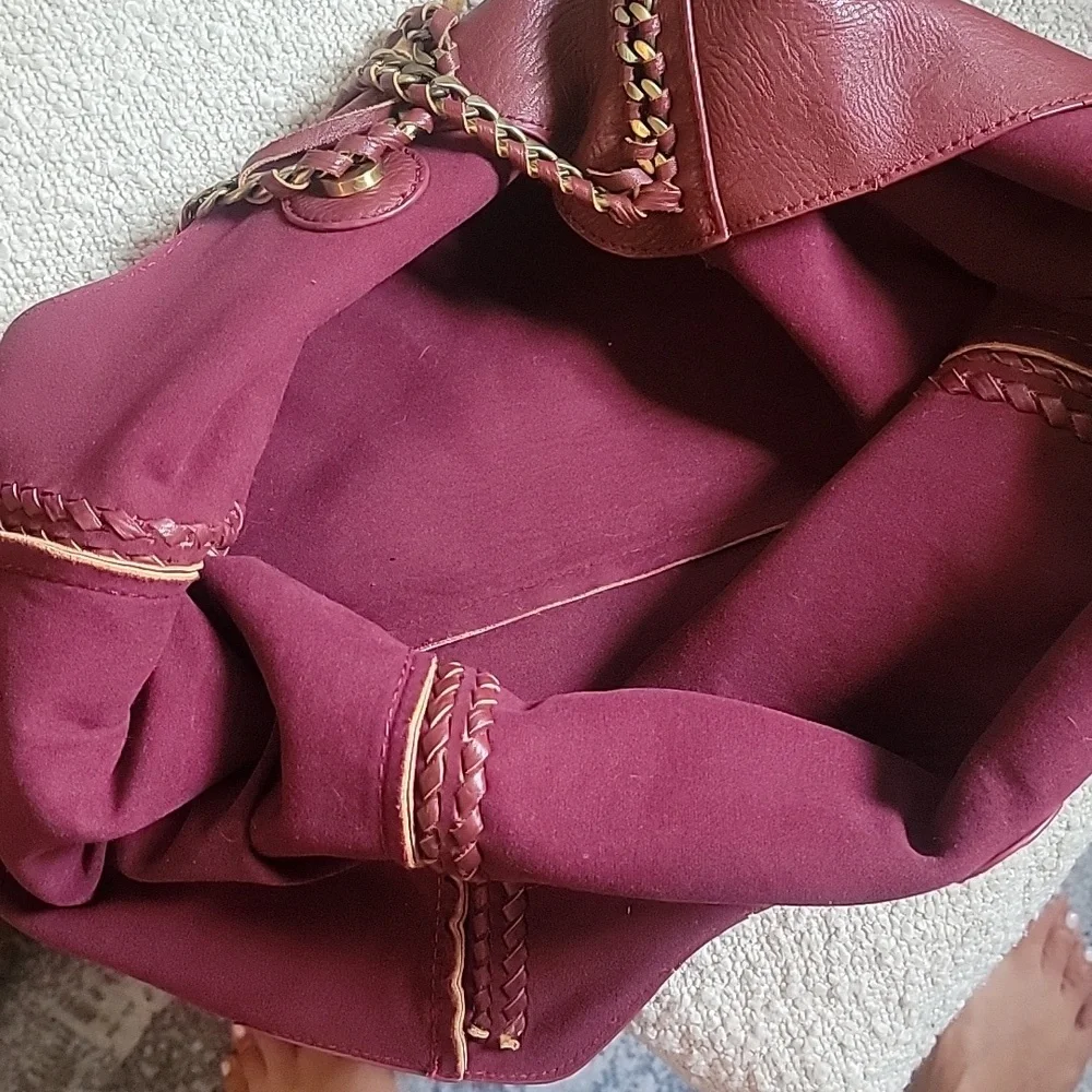 Leather shoulder bag